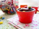 Mug cake fondant chocolat smarties