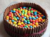 Gâteau d'anniversaire déco bonbons (génoise-pâte à tartiner à la noisette)