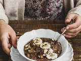 Porridge de flocons d’avoine au cacao