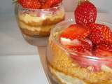 Trifle de fraises aux spéculoos, mascarpone et crème anglaise (Royaume Uni)