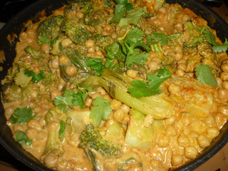 Curry vegetarien aux deux choux et aux pois chiches