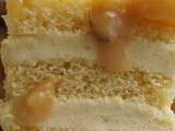 Dessert rapide et total bluffant: layer cake à la glace à la vanille, sauce caramel au beurre salé d'automne aux poires,noisettes et raisins secs