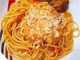 Spaghetti à la sauce tomate /champignons & boulettes de boeuf