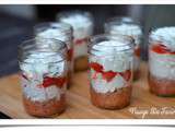Dessert « in a jar »…. fraises et biscuits à la crème
