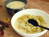 Gujarati kadhi khichdi - Riz aux lentilles et soupe de yaourt du Gujarat (ouest de l'Inde)