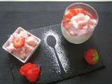 Panna Cotta au lait d'amandes et espuma de fraises