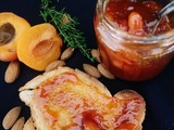 Confiture d'abricots au thym, vanille et amandes