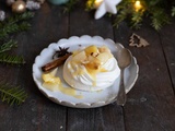 Mini pavlova aux Pommes, Poires & Miel : une recette indatable et élégante pour les fêtes