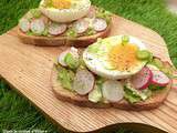 Avocado toast aux radis et oeuf mollet / Avocado toast with radish and soft boiled egg