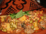 Tajine aux boulettes de viande kefta et pommes de terre, sauce a la tomate