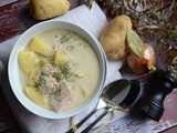 Soupe finlandaise pommes de terre et saumon - Lohikeitto