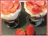 Verrines de fraises, granite de griottes, chantilly vanille et sucre petillant