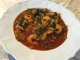 Crevettes et blettes (bettes) au curry rouge