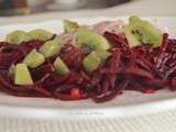 Salade de radis noir, betteraves et kiwi au vinaigre à la pulpe de framboises