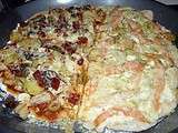 Pizza bi-goût: saumon fumé, poireau et chorizo, poulet,olives vertes, pommes de terre