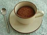 Mug cake diététique coco chocolat au konjac et avec Sukrin (sans sucre ni beurre ni oeufs)