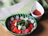 Salade composée roquette, magret de canard et fraise