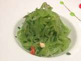 Pour le plaisir : Salade de tiges de laitue asperge à la ciboulette et à l’huile parfumée (葱油莴笋)