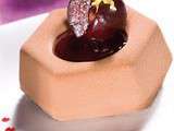 Hexagone au chocolat  caramel et griottes