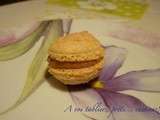 Macarons Frivolité de Pierre Hermé (caramel au beurre salé et dés de pomme)