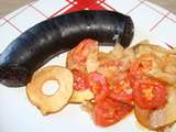 Boudin noir de Mortagne au four sur lit de pomme et tomate