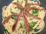 Spaghetti aux anchois, ail et persil