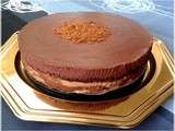 Entremets croustillant aux noisettes et duo de mousse au chocolat