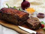 Pain de viande au cheddar, sauce barbecue et oignon rouge
