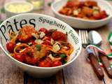 Spaghetti aux boulettes de poulet, sauce tomate cerises et épinards