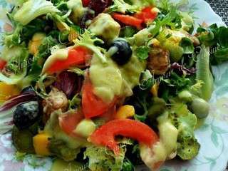 Salade au saumon et mangue