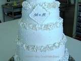 Gâteau mariage, blanc et argenté...déco en pâte à sucre