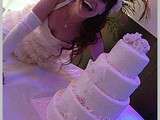 Mariée et son gâteau dentelles