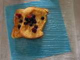 Brioches perdues et leurs fruits rouges