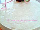 Entremet mousse chocolat blanc insert framboise et biscuit joconde