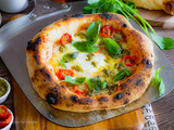 Pizza pesto mozzarella (pâte longue fermentation)
