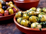 Assortiment d'olives marinées à la marocaine