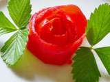Comment faire très facilement une rose avec une tomate