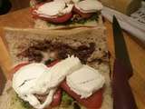 Sandwichs chèvre-tomate-pesto