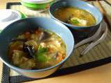 Soupe chinoise au poulet et aux ravioles