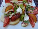 Salade de pêches, tomates § mozzarella