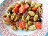 Salade tiède de gnocchis au jambon de Parme, tomates confites, olives et basilic