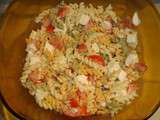 Salade de pâte tomate/mozzarella à la sauce ail et fines herbes des Siphonés
