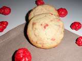Cookies au chocolat blanc et aux pralines roses