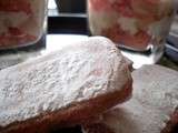 Verrines aux litchis et biscuits roses de Reims
