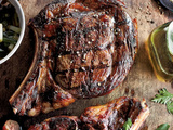 Comment inverser la saisie d’un steak sur le gril