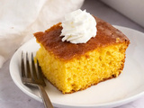 Gâteau poke au citron avec glaçage au citron