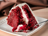 Qu’est-ce que le gâteau de velours rouge ? (+ Pourquoi c’est rouge)