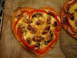 Pizza rouge cœur pour la Saint-Valentin