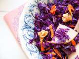 Salade santé au chou rouge, aux pommes et aux noix