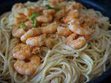 Spaghetti aux crevettes, sauce crémeuse à l'ail, paprika et citron